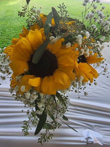 Florist «Mulberry Florist», reviews and photos, 811 N Mulberry St, Elizabethtown, KY 42701, USA