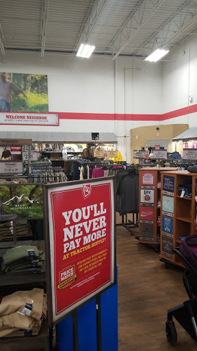 Home Improvement Store «Tractor Supply Co.», reviews and photos, 5387 Scottsville Rd, Bowling Green, KY 42104, USA