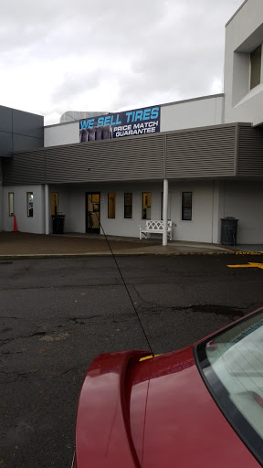 Car Dealer «Gresham Ford», reviews and photos, 1999 E Powell Blvd, Gresham, OR 97080, USA