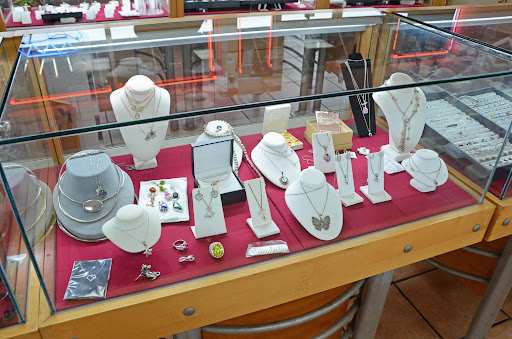 Jeweler «Alvarez Jewelry», reviews and photos, 2105 Irving Park Rd, Hanover Park, IL 60133, USA