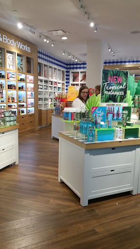 Shopping Mall «Southridge Mall», reviews and photos, 5300 S 76th St, Greendale, WI 53129, USA