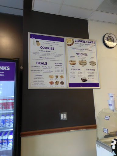 Cookie Shop «Insomnia Cookies», reviews and photos, 6470 N Sheridan Rd, Chicago, IL 60626, USA