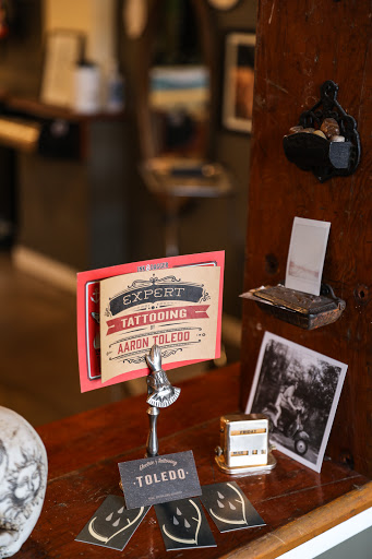 Tattoo Shop «Keepsake Tattoo Studio», reviews and photos, 253 11th St, Astoria, OR 97103, USA