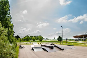 Lakeside Skatepark image