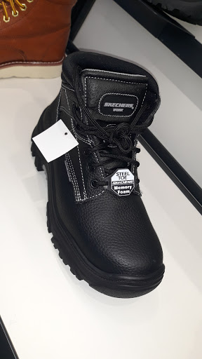 Stores to buy women's alpe boots Chicago