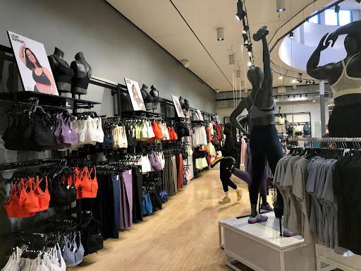 Clothing Store «Nike The Grove», reviews and photos, 189 The Grove Dr, Los Angeles, CA 90036, USA