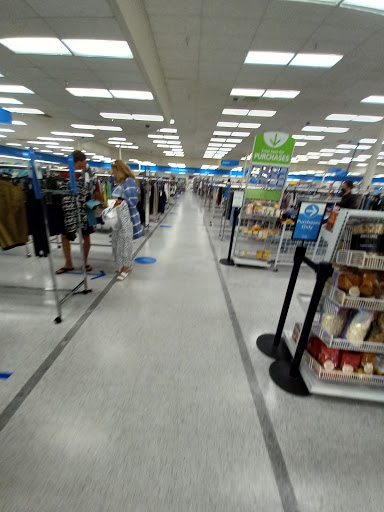 Clothing Store «Ross Dress for Less», reviews and photos, 26558 Bouquet Canyon Rd, Saugus, CA 91350, USA