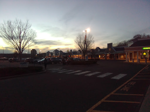 Shopping Mall «Southbury Plaza Shopping Center», reviews and photos, 100 Main St N, Southbury, CT 06488, USA