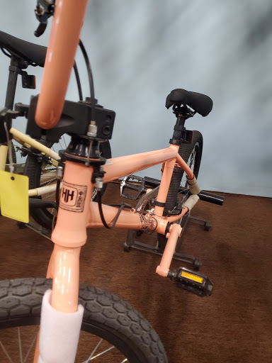 Bicycle Store «Grand Cycle», reviews and photos, 7160 W Grand Ave, Chicago, IL 60707, USA