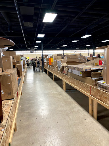 Discount Store «Discount Warehouse of Warsaw», reviews and photos, 510 E Market St, Warsaw, IN 46580, USA