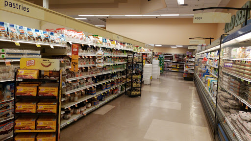 Grocery Store «Hannaford Supermarket», reviews and photos, 220 Washington St, Claremont, NH 03743, USA