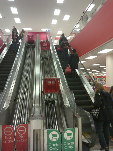 Shopping Mall «Addison Mall», reviews and photos, 2970 W Addison St, Chicago, IL 60618, USA