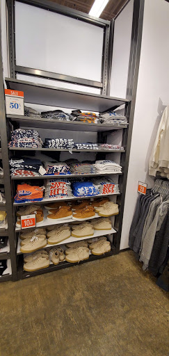 Clothing Store «Old Navy», reviews and photos, 3131 E Main St, Mohegan Lake, NY 10547, USA