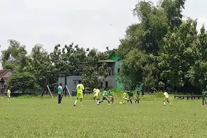 Lapangan Sepak Bola Pacing image