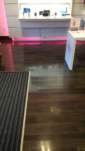 Cell Phone Store «T-Mobile», reviews and photos, 10319 W Broad St, Glen Allen, VA 23060, USA
