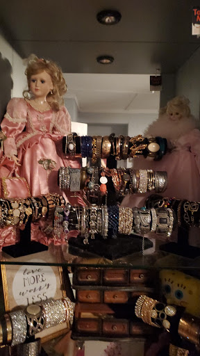 Thrift Store «Lake Wales Care Center», reviews and photos, 201 N Scenic Hwy, Lake Wales, FL 33853, USA