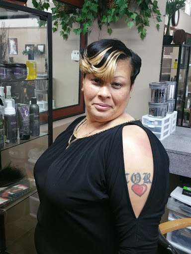 Beauty Salon «Sista Sista Beauty Salon», reviews and photos, 1949 W Cass St, Tampa, FL 33606, USA