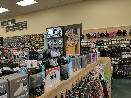 Shoe Store «Shoe Carnival», reviews and photos, 13094 Cortez Blvd, Brooksville, FL 34613, USA