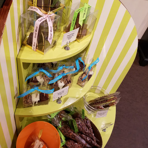 Dessert Shop «Sweet Moses», reviews and photos, 6800 Detroit Ave, Cleveland, OH 44102, USA