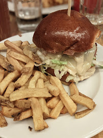 Sandwich au poulet du Restaurant de hamburgers Le Ruisseau à Paris - n°12