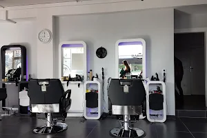 Monroe Hairdresser barbershop image