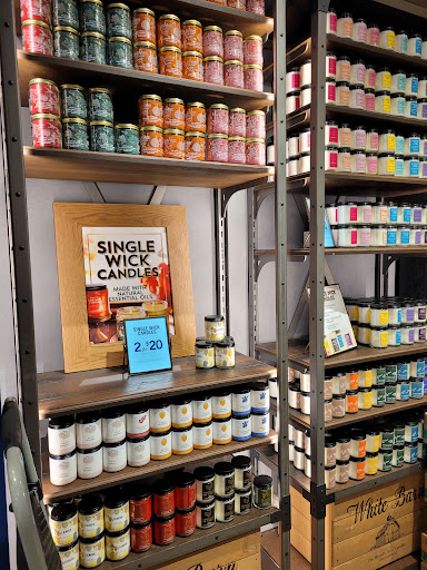 Beauty Supply Store «Bath & Body Works», reviews and photos, 2125 14th Ave SE, Albany, OR 97322, USA