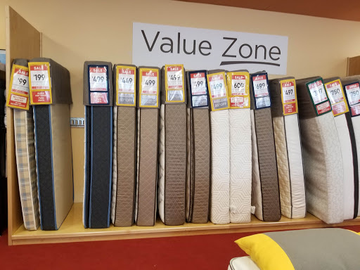 Shopping Mall «Glen Oaks Shopping Center», reviews and photos, 255th St, Glen Oaks, NY 11004, USA