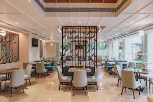 Viva Lounge and Bar- Holiday Inn Goa Candolim image