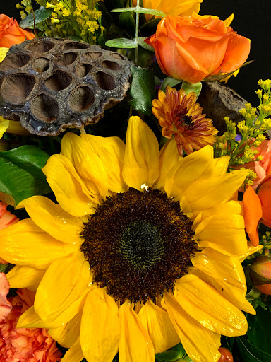 Florist «Mid Cities Florist», reviews and photos, 3225 Harwood Rd F, Bedford, TX 76021, USA