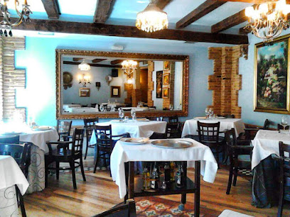 Restaurante Casa Román - C. Sancho García, 3, 40300 Sepúlveda, Segovia, Spain