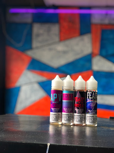 Tobacco Shop «18 Plus Vape & Shop», reviews and photos, 4037 Broadway, Kansas City, MO 64111, USA