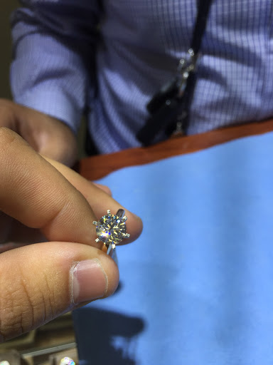 Jewelry Store «R & R Jewelers», reviews and photos, 26 W 47th St, New York, NY 10036, USA