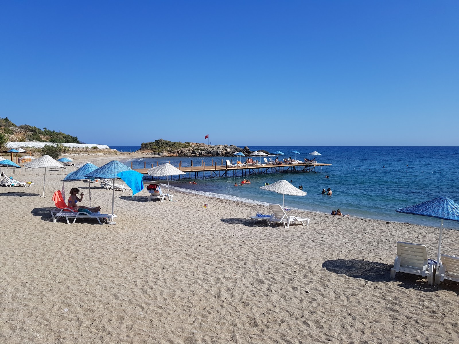 Foto di Toslaklar Koyu II sorretto da scogliere