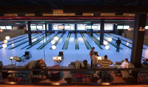 Bowling Alley «Strike Ten Lanes & Lounge», reviews and photos, 800 E Nerge Rd, Roselle, IL 60172, USA