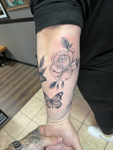 Explore big toe tattoos ideas, creative tattoo ideas in Houston, available at 333 Tattoo Studio HTX