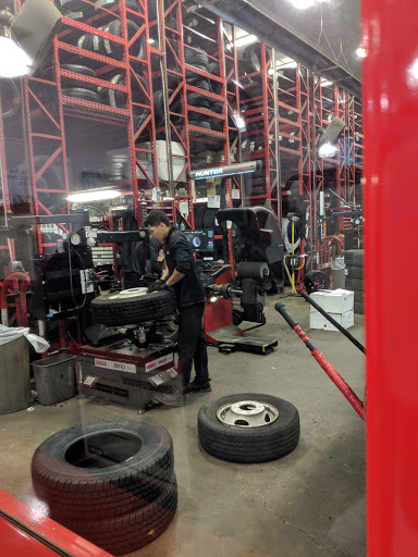 Tire Shop «Discount Tire Store - Vancouver, WA», reviews and photos, 8120 NE Vancouver Plaza Dr, Vancouver, WA 98662, USA