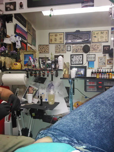 Tattoo Shop «Signal Hill Tattoo», reviews and photos, 2105 E 27th St, Signal Hill, CA 90755, USA