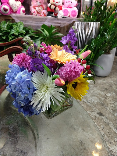 Florist «Tanglewood Flowers & Garden», reviews and photos, 5518 Dolores St, Houston, TX 77056, USA