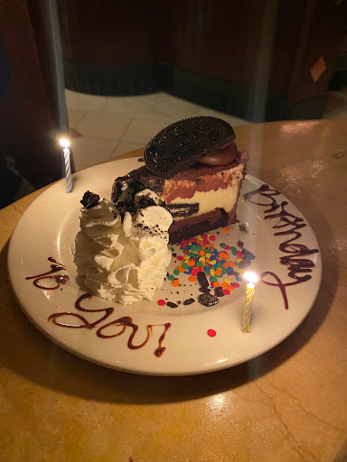 Restaurant «The Cheesecake Factory», reviews and photos, 5000 Shelbyville Rd, Louisville, KY 40207, USA