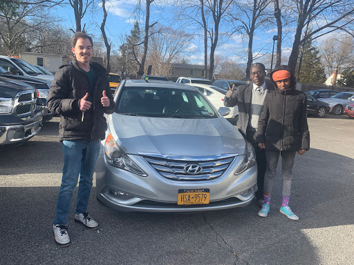 Used Car Dealer «Huntington Auto Mall», reviews and photos, 493 E Jericho Turnpike, Huntington Station, NY 11746, USA