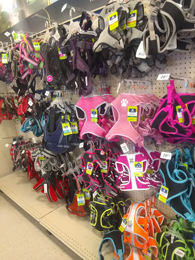 Pet Supply Store «PetSmart», reviews and photos, 30 Malphrus Rd, Bluffton, SC 29910, USA