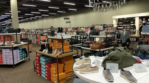 Shoe Store «DSW Designer Shoe Warehouse», reviews and photos, 25 Ronson Rd, Iselin, NJ 08830, USA