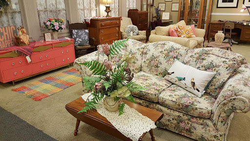 Thrift Store «Re-Uzit Shop of New Holland», reviews and photos, 707 W Main St, New Holland, PA 17557, USA