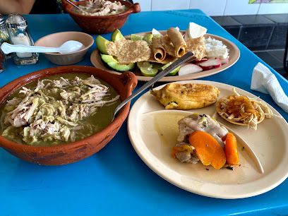 Restaurante y Pozolería La Chilapeña - Av 5 de Mayo 36, Centro, 39300 Acapulco de Juárez, Gro., Mexico