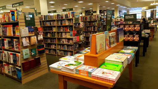 Book Store «Barnes & Noble», reviews and photos, 6646 Loisdale Rd, Springfield, VA 22150, USA