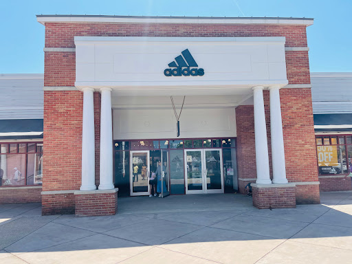 Sporting Goods Store «Adidas Outlet Store Leesburg», reviews and photos, 241 Fort Evans Rd NE #897, Leesburg, VA 20176, USA