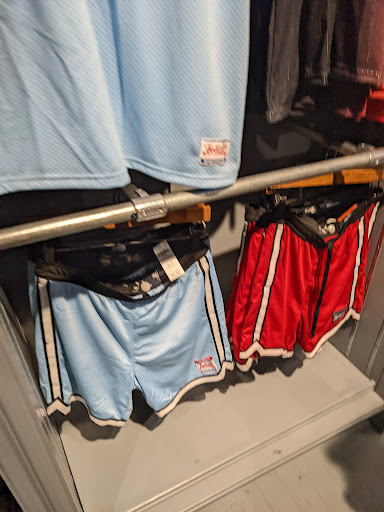 Clothing Store «Hollister Co.», reviews and photos, 9777 SW Washington Square Rd, Tigard, OR 97223, USA