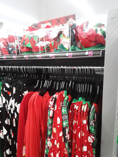 Variety Store «Five Below», reviews and photos, 11018 Parkside Dr, Knoxville, TN 37934, USA