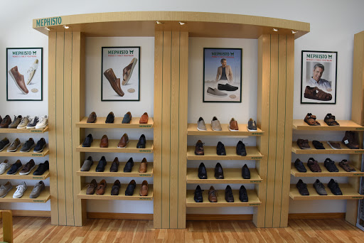 Shoe Store «Mephisto Scottsdale», reviews and photos, 7342 E Shea Blvd #104, Scottsdale, AZ 85260, USA