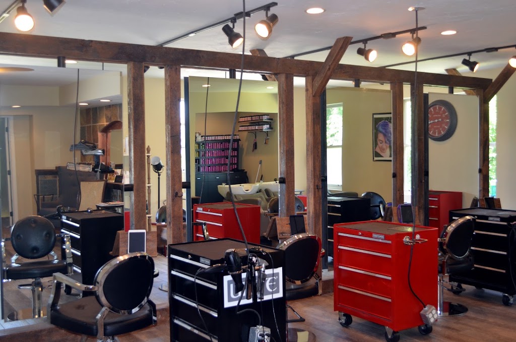 Salon Blu 17402